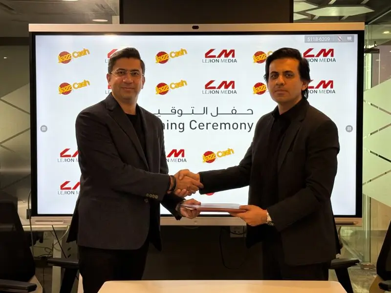 Leijon Media’s founder and CEO Mr. Muhammad Fareed Jillani congratulating Mr. Muhammad Harris Saeed Khan Head of Consumer Products at JazzCash.